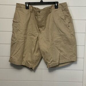 Duluth Trading Co Men's Tan Flat Front Shorts